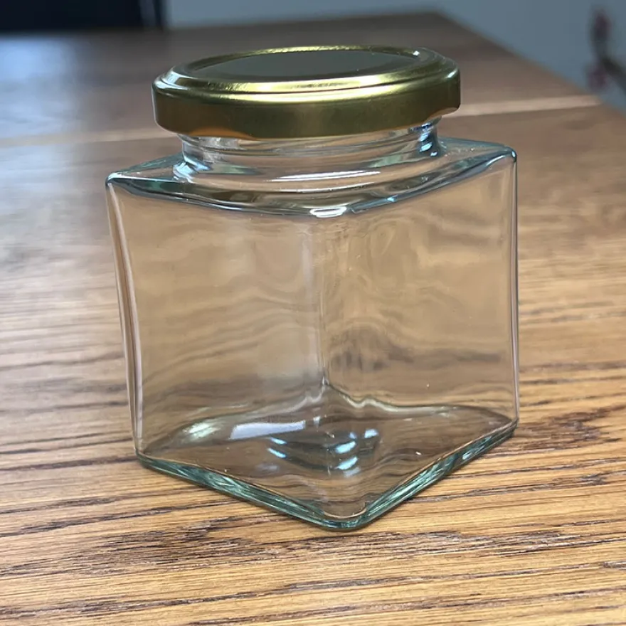 Firkantet Krydderiglas / Sylteglas med guld låg – 212 ml