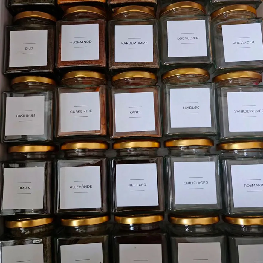 Firkantet Krydderiglas / Sylteglas med guld låg – 212 ml