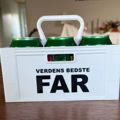 Ølkasse med teksten “Verdens bedste far” – til 6 dåser (330 ml)